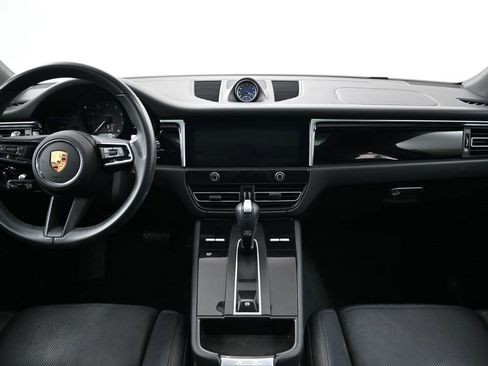 Used 2022 Porsche Macan image 9