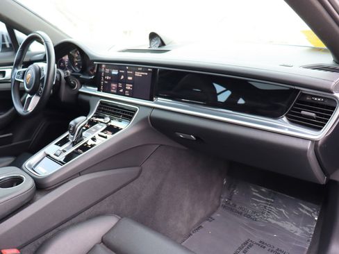 Used 2018 Porsche Panamera 4 w/ Premium Package Plus image 21