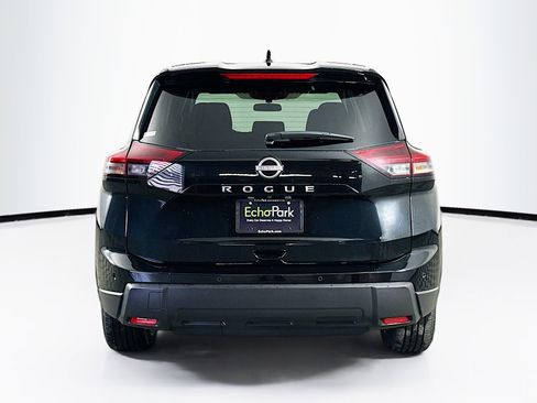 Used 2025 Nissan Rogue SV image 7