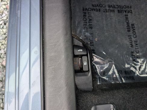 Used 2022 Toyota Corolla LE FWD image 18