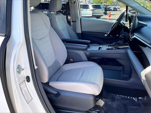 Used 2024 Toyota Sienna LE image 17