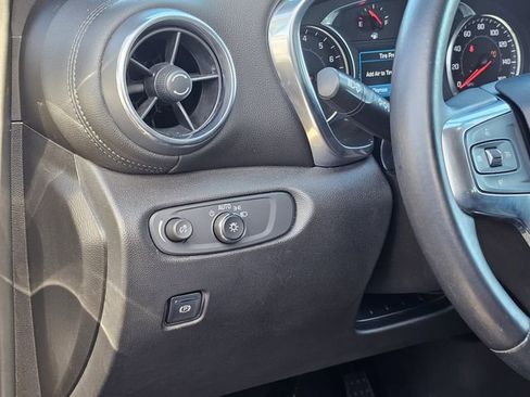 Used 2019 Chevrolet Blazer LT image 18