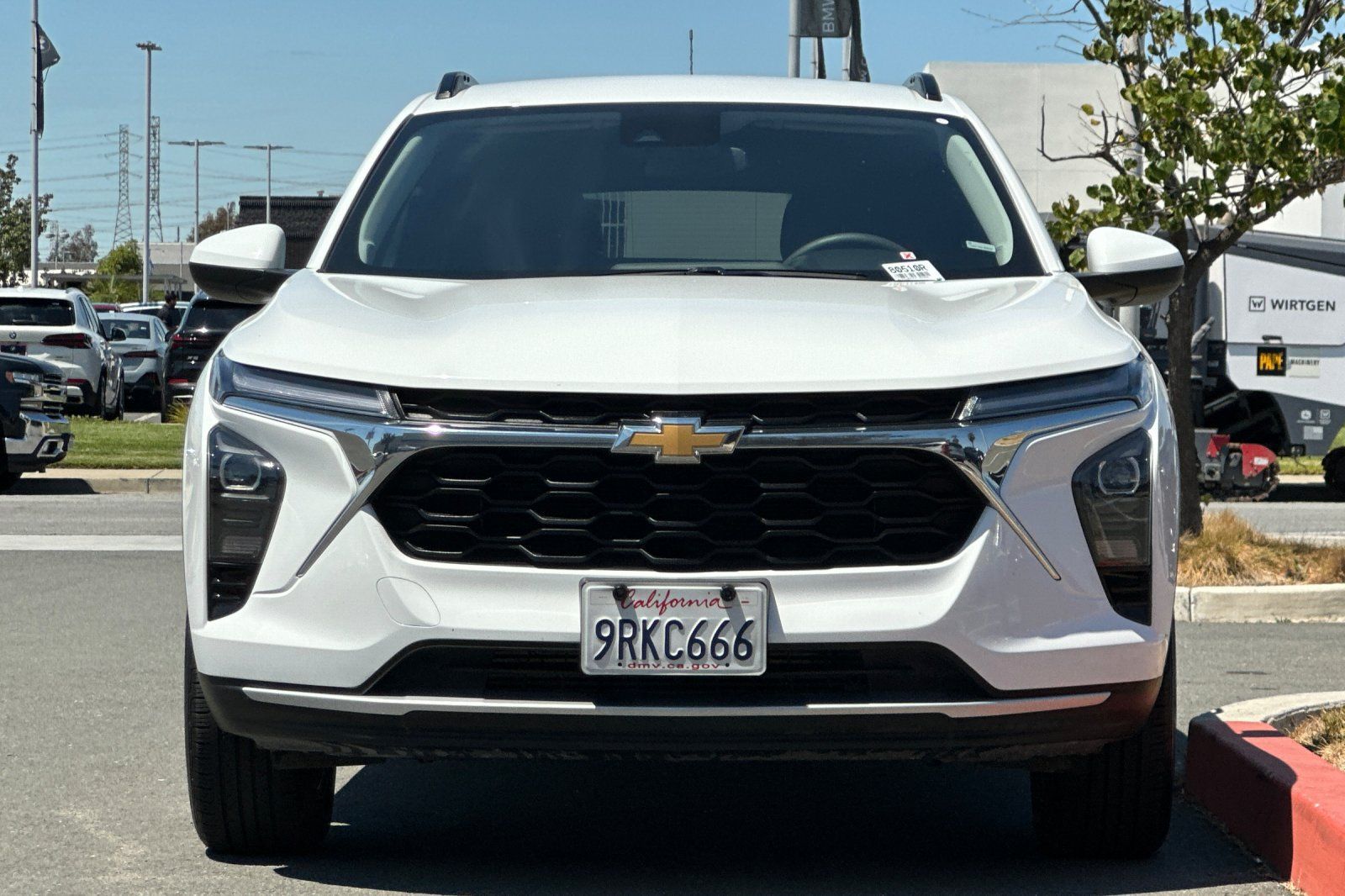 Used 2025 Chevrolet Trax LT FWD image 9