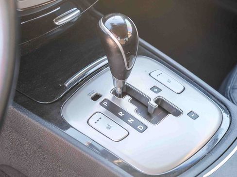 Used 2013 Hyundai Genesis 3.8 RWD image 21