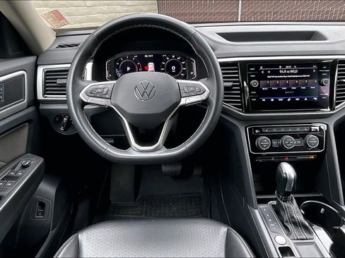 Certified 2022 Volkswagen Atlas SE FWD image 4