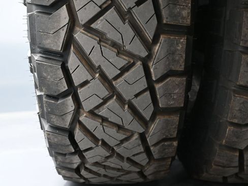 Used 2025 RAM 3500 Laramie w/ Night Edition AWD/4WD image 19