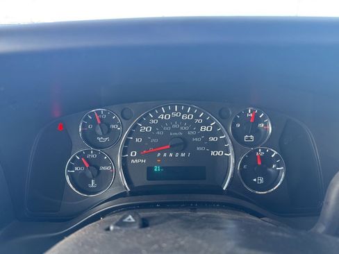 Used 2017 Chevrolet Express 4500 w/ RV Package RWD image 9
