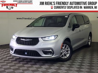 Used 2024 Chrysler Pacifica Touring-L