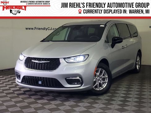 Used 2024 Chrysler Pacifica Touring-L FWD image 1