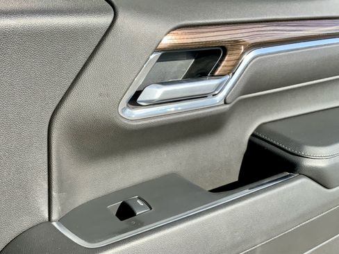 Used 2025 Chevrolet Silverado 1500 LT Trail Boss w/ Convenience Package II AWD/4WD image 47