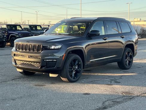 New 2025 Jeep Grand Cherokee L Limited w/ Black Appearance Package image 6