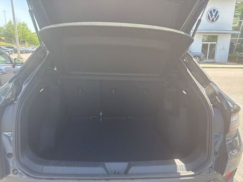 Used 2023 Volkswagen ID.4 2WD image 8