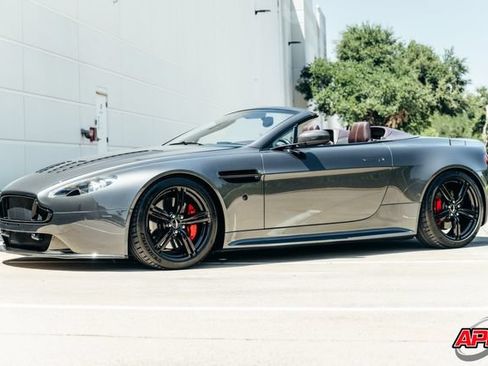 Used 2009 Aston Martin V8 Vantage Roadster RWD image 58