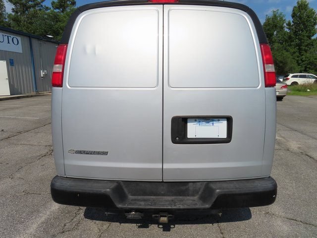Used 2017 Chevrolet Express 2500 RWD image 5