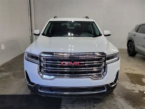 Certified 2023 GMC Acadia SLE w/ Driver Convenience Package image 3