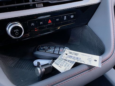 New 2026 Ford Explorer Active w/ Active Comfort Package image 32