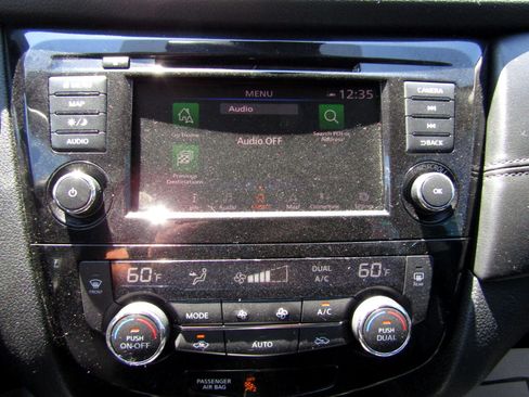 Used 2020 Nissan Rogue SL image 13