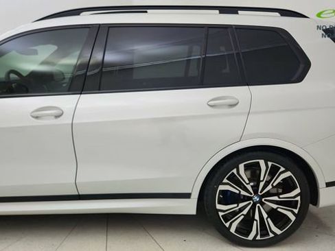 Used 2025 BMW X7 M60i AWD/4WD image 10
