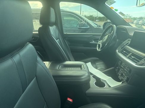 Used 2023 Chevrolet Suburban RST w/ Luxury Package AWD/4WD image 16