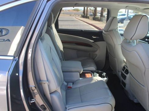 Used 2017 Acura MDX w/ Advance Package FWD image 13