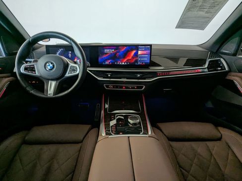 Used 2025 BMW X5 xDrive40i image 5