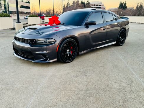 Used 2019 Dodge Charger Scat Pack w/ Daytona Edition image 19