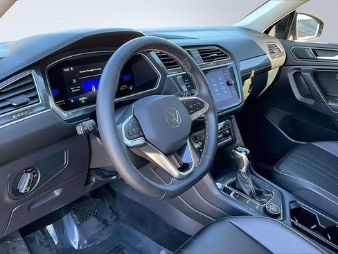 Used 2022 Volkswagen Tiguan SE image 14