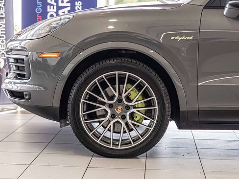 Used 2021 Porsche Cayenne E-Hybrid image 10