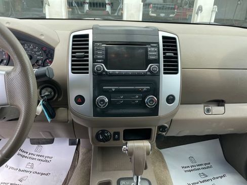 Used 2017 Nissan Frontier SV AWD/4WD image 12