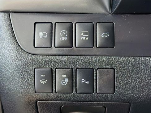 Used 2019 Toyota Highlander Limited Platinum FWD image 10