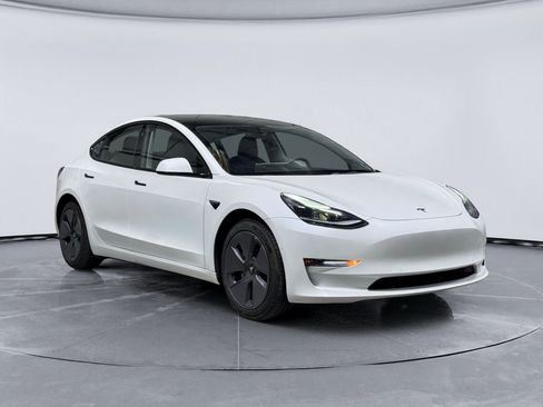 Used 2022 Tesla Model 3 Long Range AWD/4WD image 4