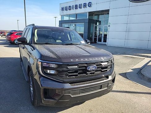 Used 2025 Ford Expedition Max Active image 1