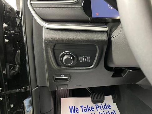 Used 2023 Jeep Grand Cherokee Altitude image 18