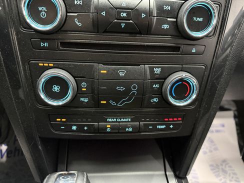 Used 2017 Ford Explorer XLT image 17