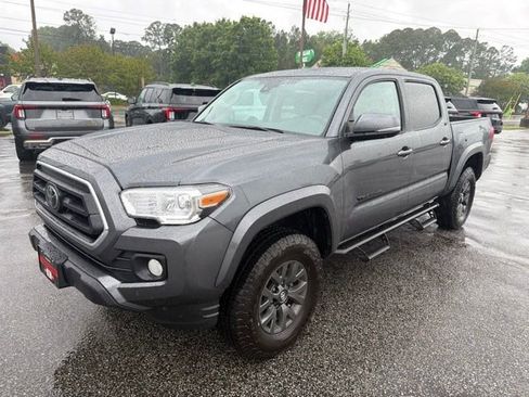 Used 2023 Toyota Tacoma SR5 w/ Technology Package AWD/4WD image 3
