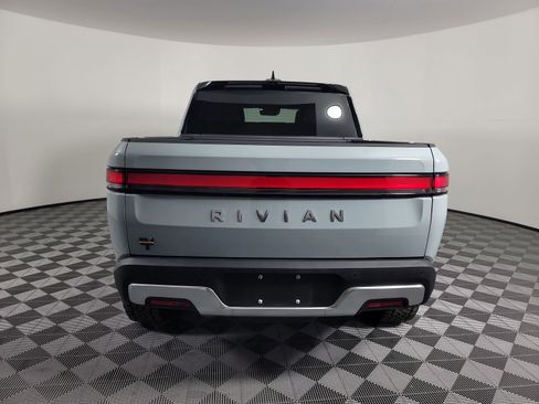 Used 2022 Rivian R1T Adventure image 4