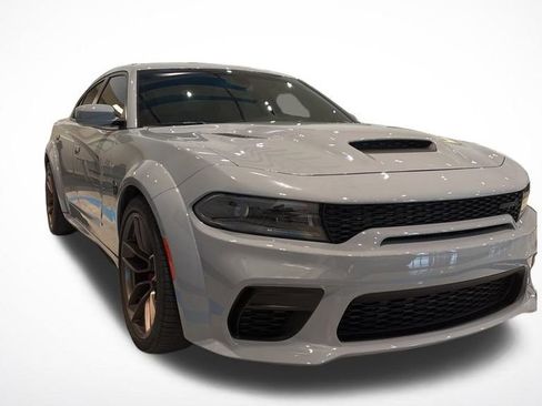 Used 2022 Dodge Charger SRT Hellcat w/ Harman/Kardon Audio Group image 2