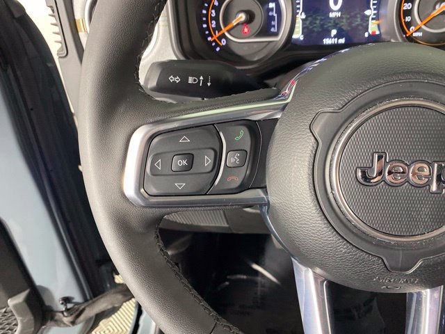 Used 2026 Jeep Wrangler Unlimited Sahara AWD/4WD image 24