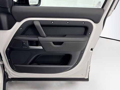 New 2026 Land Rover Defender 110 X-Dynamic SE AWD/4WD image 24