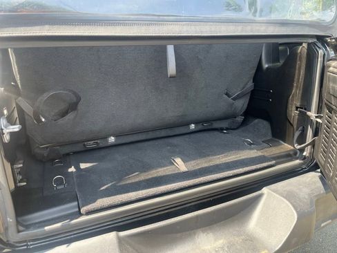 Used 2019 Jeep Wrangler Sport image 17