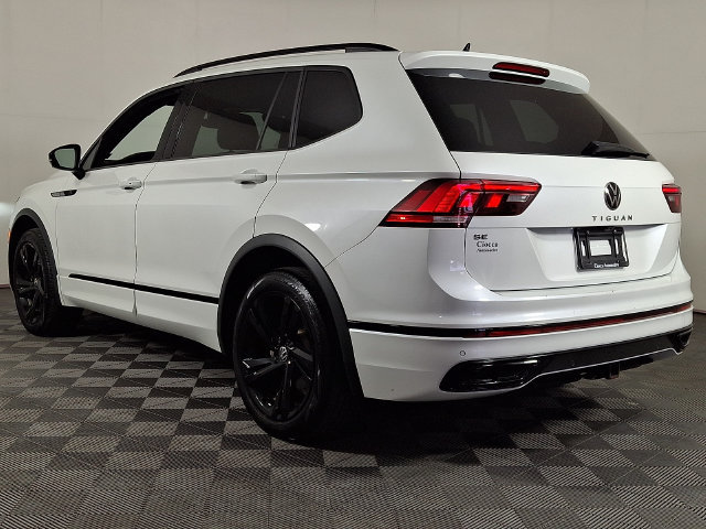 Used 2024 Volkswagen Tiguan SE R-Line FWD image 7