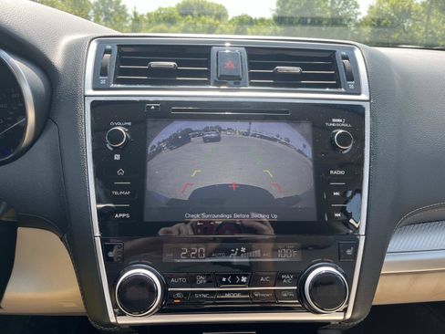 Used 2018 Subaru Outback 2.5i Premium AWD/4WD image 18
