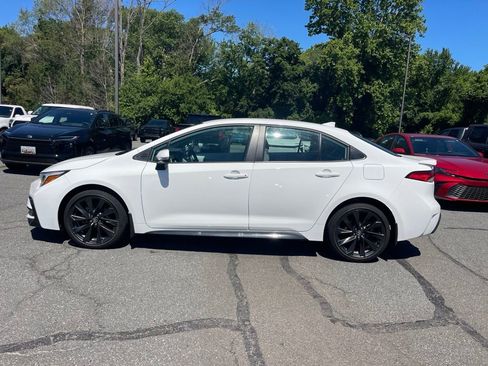 Used 2024 Toyota Corolla SE FWD image 2