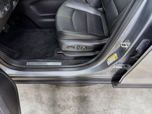 Used 2024 Chevrolet Equinox Premier AWD/4WD image 18