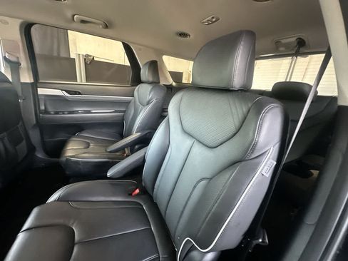 Used 2024 Hyundai Palisade SEL FWD image 22