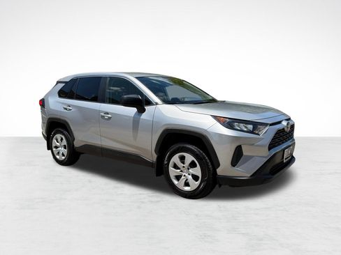 Used 2022 Toyota RAV4 LE FWD image 6