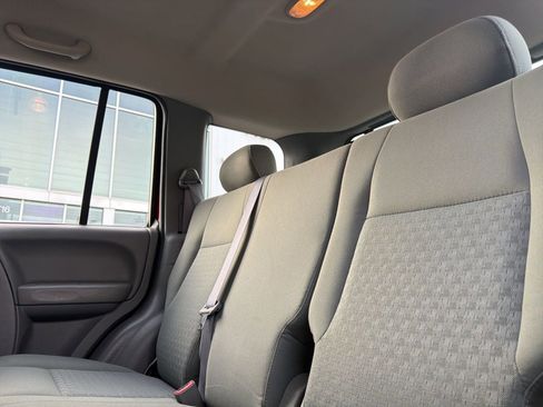 Used 2007 Jeep Liberty Sport image 10