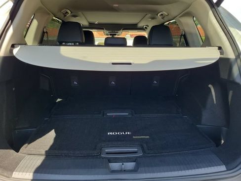 Used 2023 Nissan Rogue SL w/ SL Premium Package FWD image 8