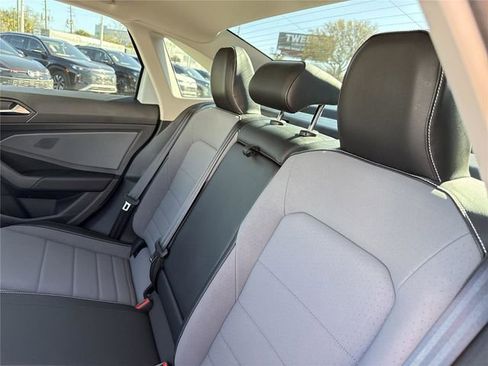 New 2026 Volkswagen Jetta SE image 10