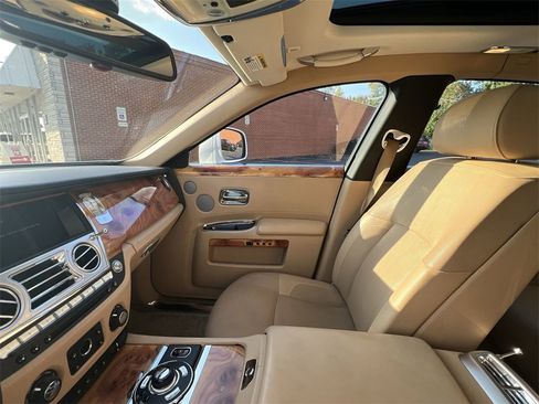 Used 2011 Rolls-Royce Ghost image 11
